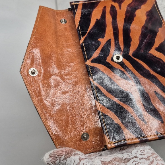 Animal Print Genuine Leather Vintage Clutch Crossbody w/wallet - Picture 17 of 17